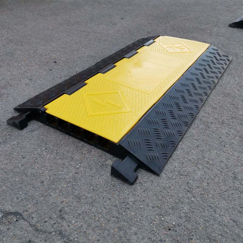 Cargue la imagen en el visor de la galería, Protector de Cables Piso 5 Canales 88x49x5 cm