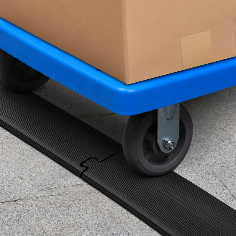 Cargue la imagen en el visor de la galería, PACK PASACABLES PEATONAL NEGRO DE 1 CANAL (4pza ) - 102cm c/u - Multiproductos y expendables SA de CV
