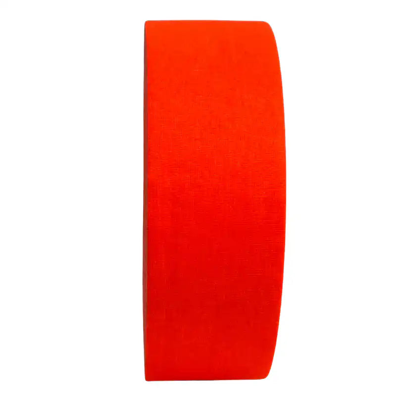 Cargue la imagen en el visor de la galería, Cinta gaffer neon Polyken 510 48 mm x 45 m. Rollo de cinta gaffer neón color naranja Polyken 510 visto de perfil mostrando su grosor y acabado fluorescente.