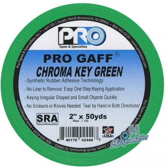 Cinta gaffer chroma key verde junto a cubetas de pintura chroma key