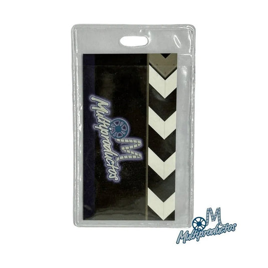Micas y broches para gafete de invitados en registro de evento corporativo