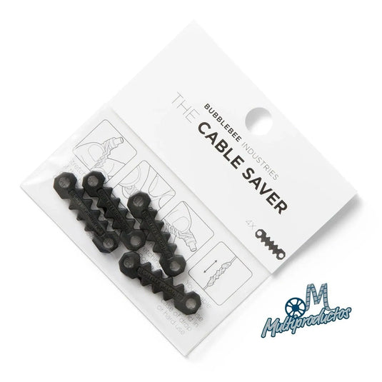 Cable Savers de Bubblebee Industries protegiendo el conector de un micrófono lavalier