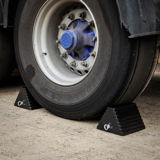 Calzas Cuña Tope P/ Rueda Llanta Carro, Camión ó Trailer