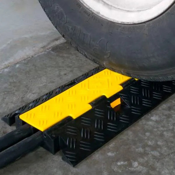 Cargue la imagen en el visor de la galería, Protector de Cable Piso de 2 Canal, de Goma, 103x25.5x5 cm, 10,000kg
