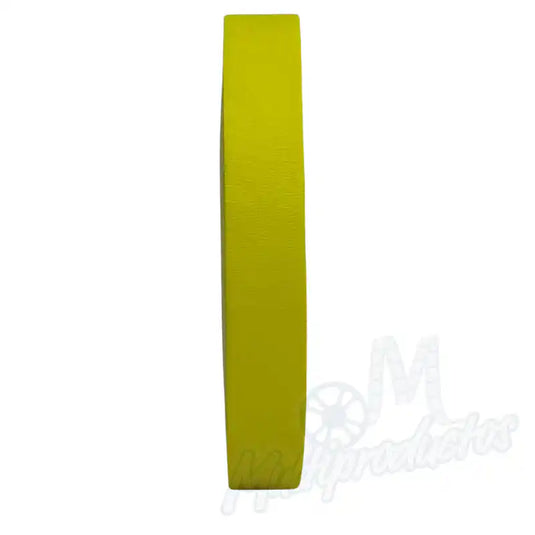 Cinta gaffer mate Polyken 510 de 24 mm x 50 m. Rollo de cinta gaffer color amarillo Polyken 510 visto de perfil mostrando su grosor y acabado mate.