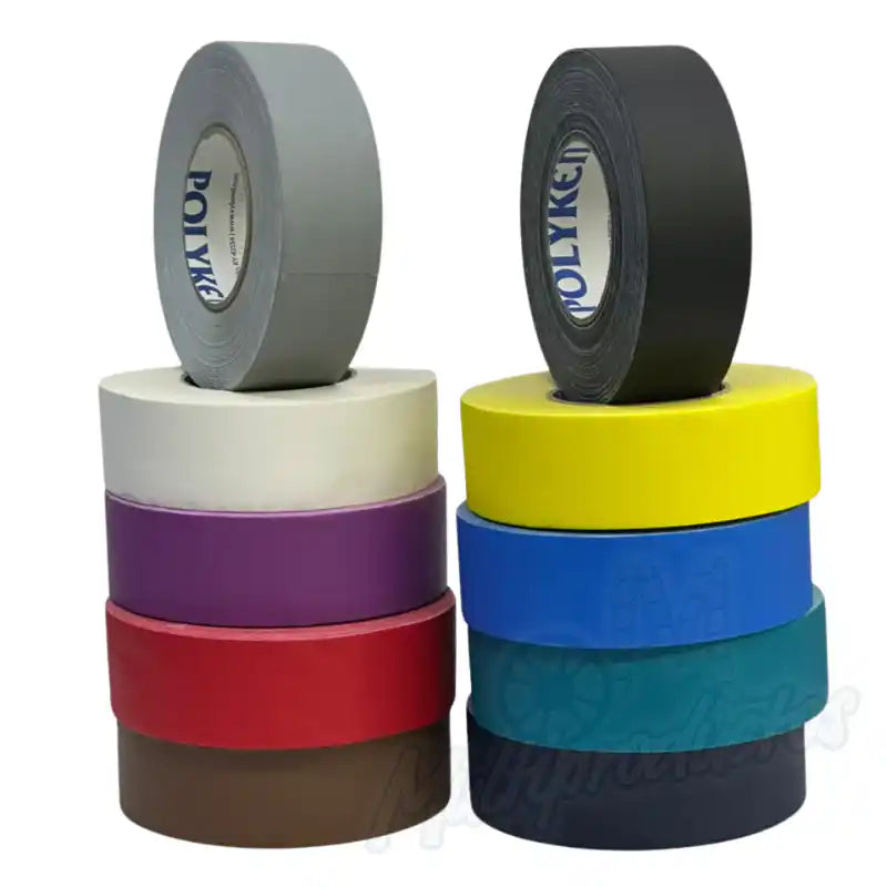 Cargue la imagen en el visor de la galería, Cinta gaffer mate Polyken 510 de 48 mm x 50 m. Dos columnas de rollos de cinta gaffer Polyken 510 de 48 mm x 50 m de varios colores.

