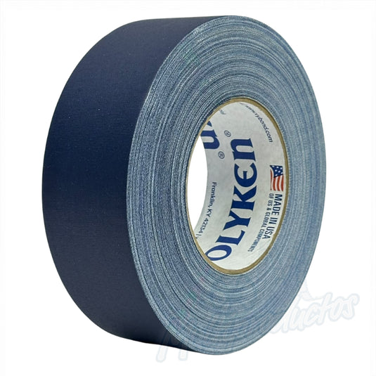 Cinta gaffer mate Polyken 510 de 48 mm x 50 m. Rollo de cinta gaffer mate color azul oscuro Polyken 510 visto desde un ángulo lateral.