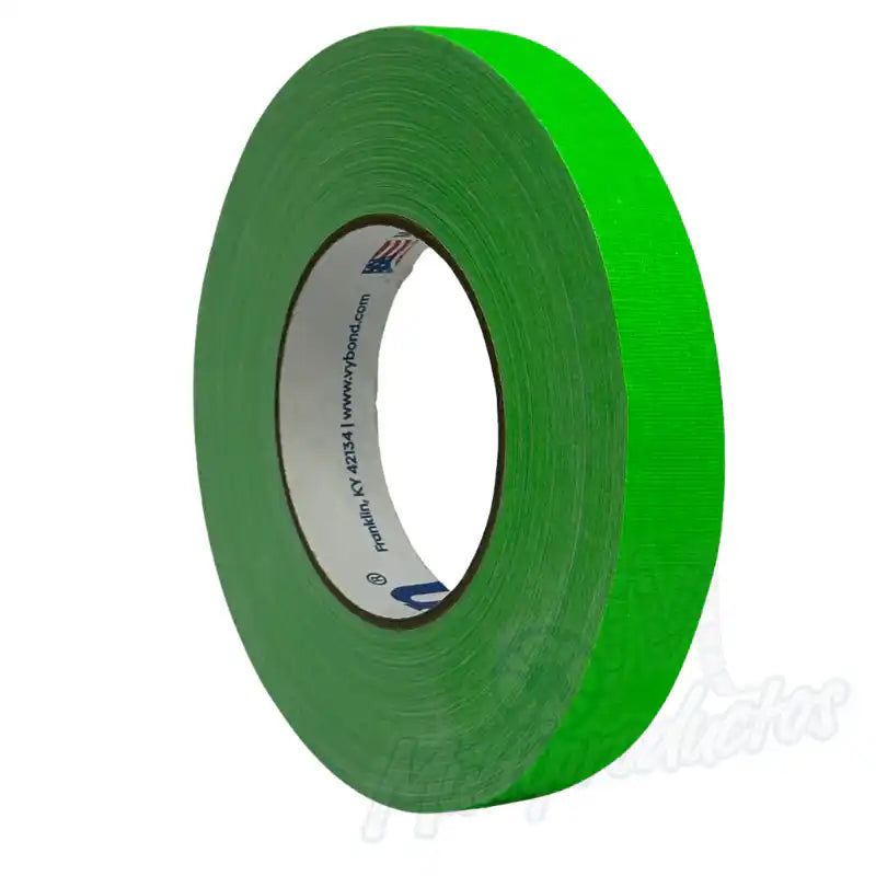 Cargue la imagen en el visor de la galería, Cinta gaffer neón Polyken 510 24 mm x 45 m. Rollo de cinta gaffer Polyken 510 neón color verde en vista de tres cuartos.
