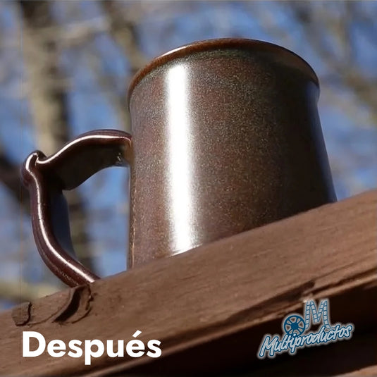 Dullingspray k line matte multiproductos. Después de usar Dulling Spray K-Line: taza de cerámica marrón con acabado opaco reducido en reflejos.